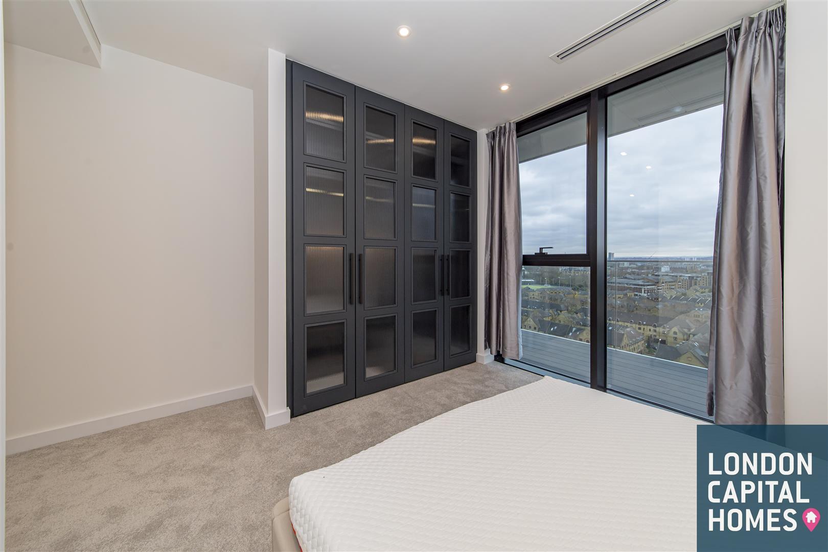 23 Gauging Square, London